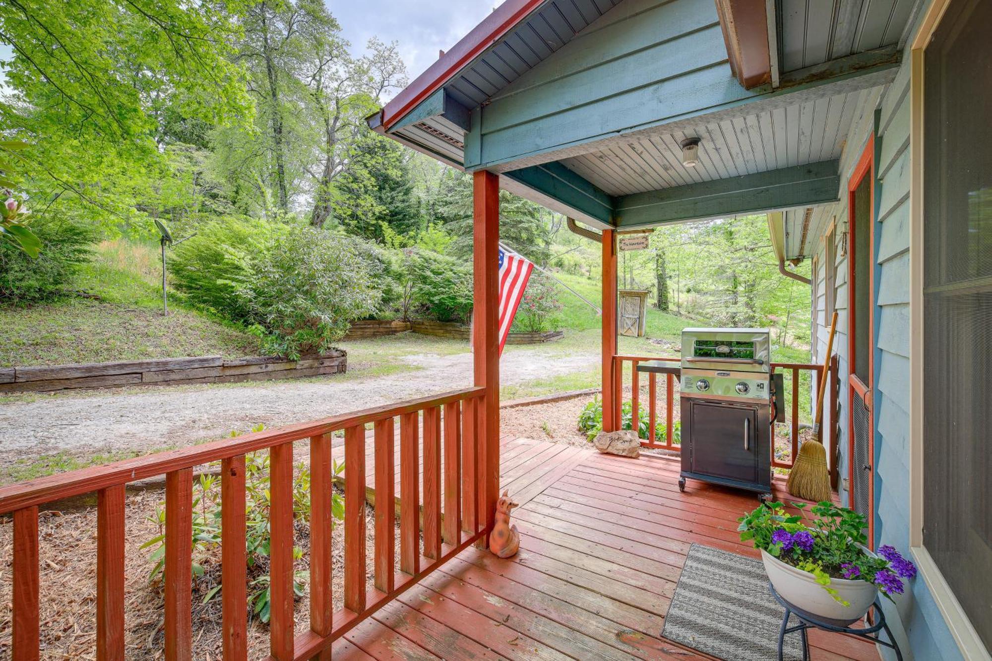Quaint Blue Ridge Cabin Rental With On-Site Stream! Sparta Kültér fotó