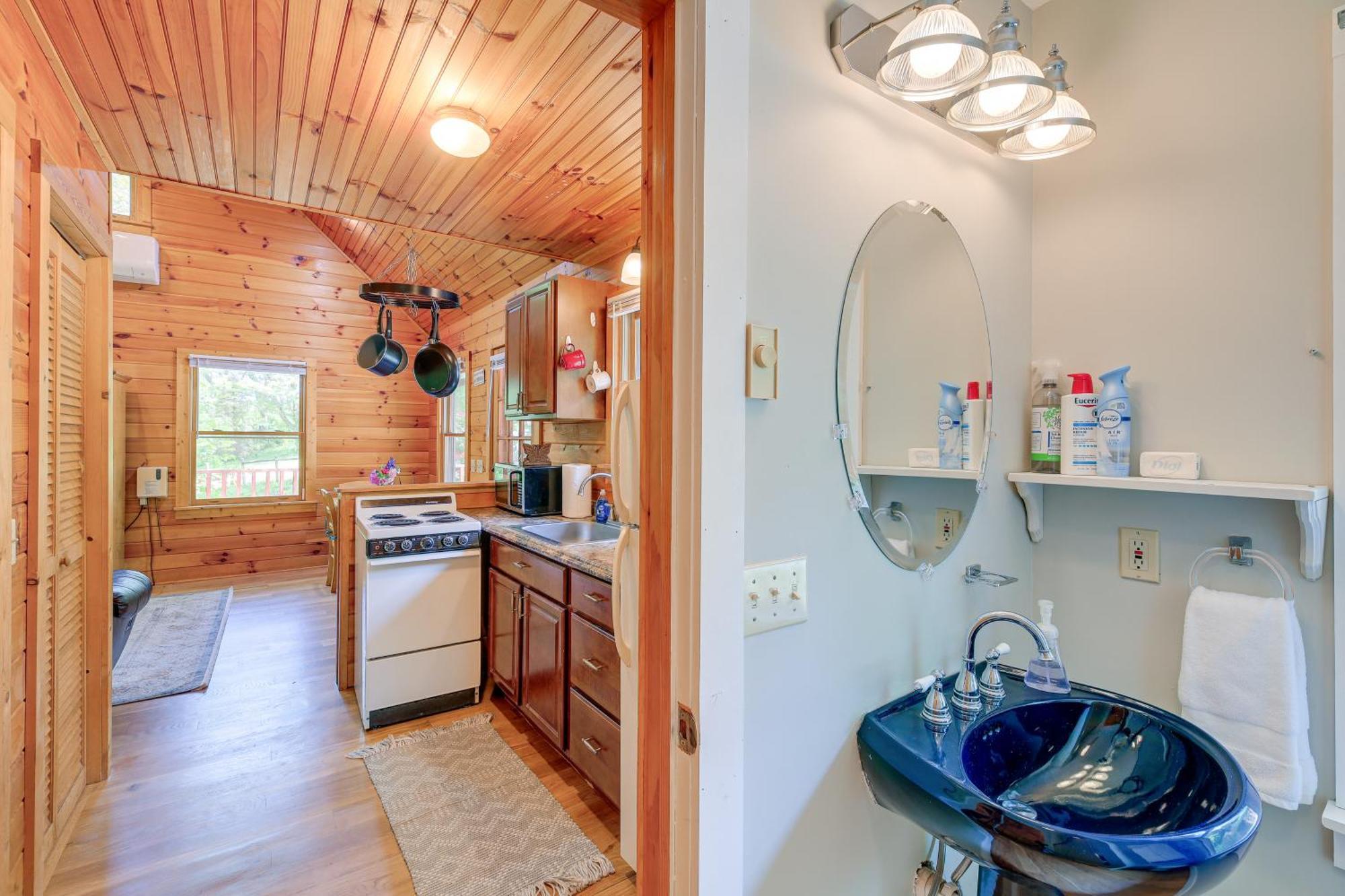 Quaint Blue Ridge Cabin Rental With On-Site Stream! Sparta Kültér fotó