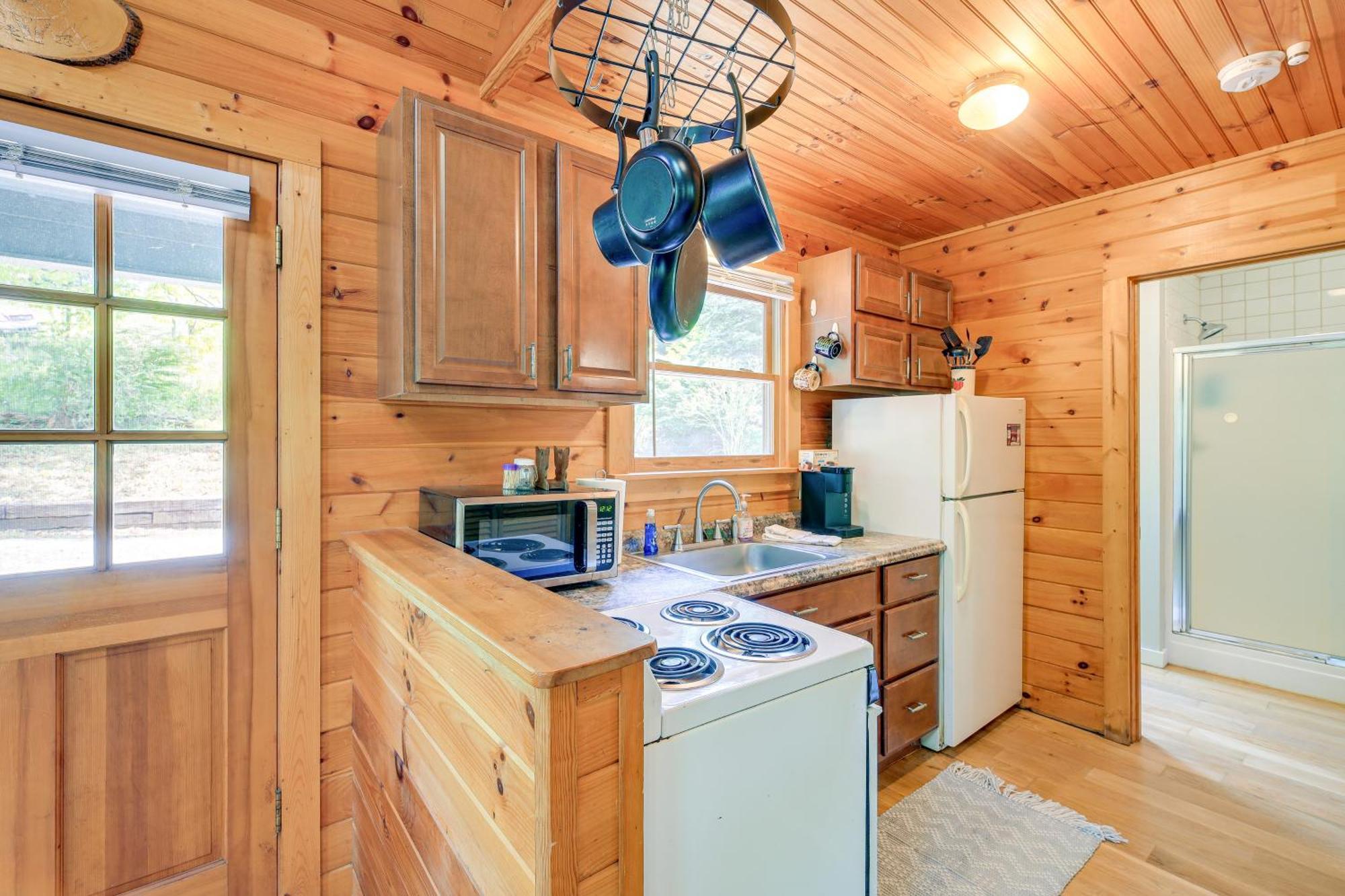Quaint Blue Ridge Cabin Rental With On-Site Stream! Sparta Kültér fotó