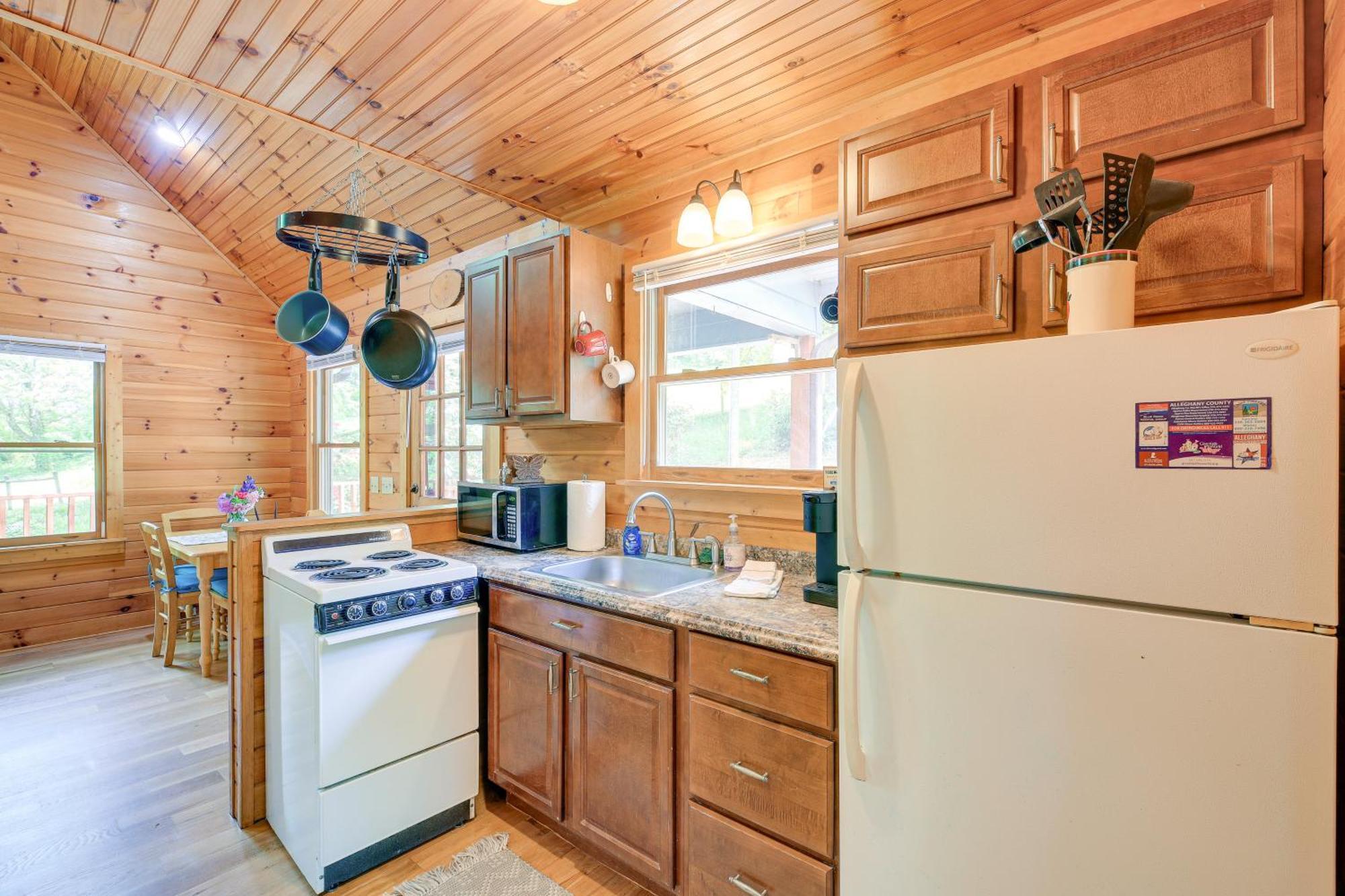 Quaint Blue Ridge Cabin Rental With On-Site Stream! Sparta Kültér fotó